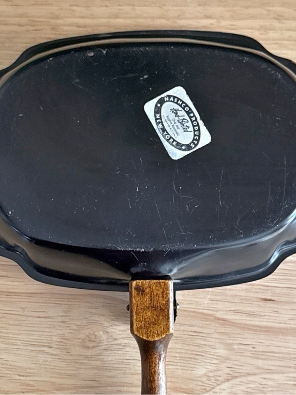Vintage Toleware Hand Painted Silent Butler Crumb Catcher Wooden Handle Nashco - Picture 9 of 15
